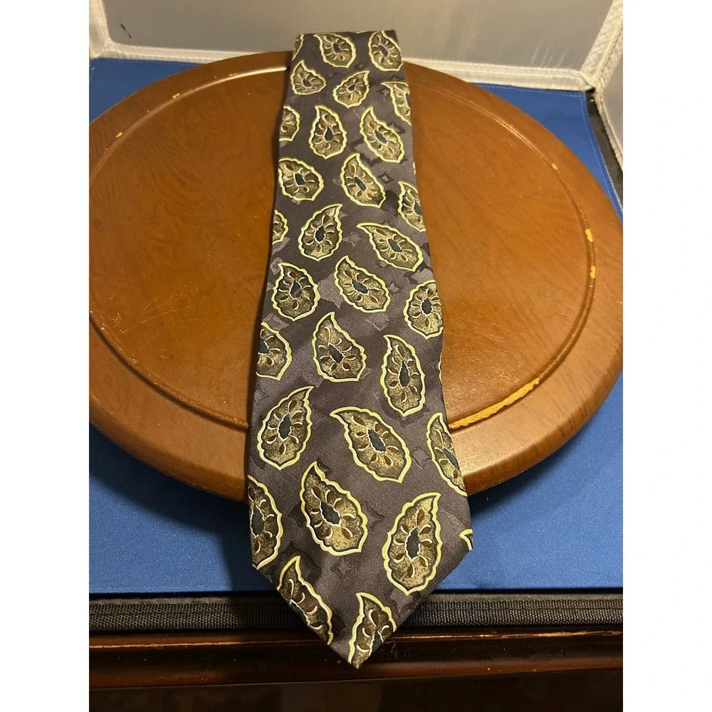 Stafford Black Men's 100% Silk Tie Gold Paisley Necktie